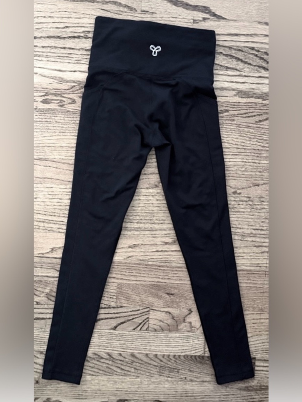 Aritzia TNA Black Leggings Women’s XS Cropped 27” Athleisure 0 2 Fall Pants